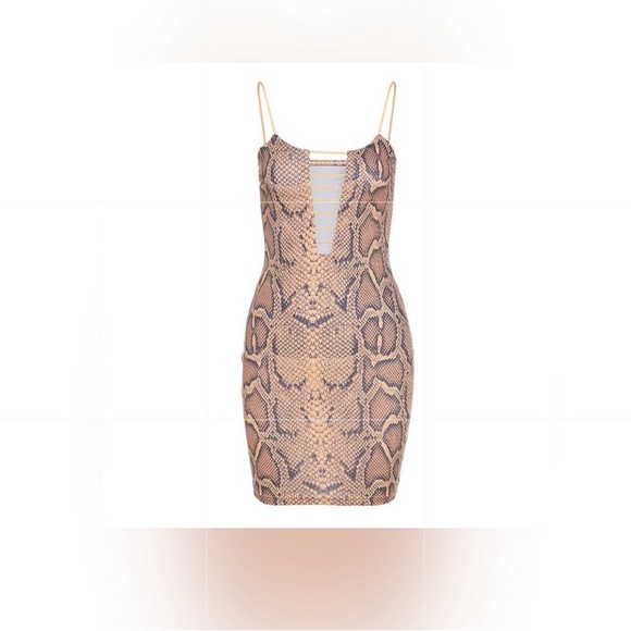 Dress - Picture 3 of 4